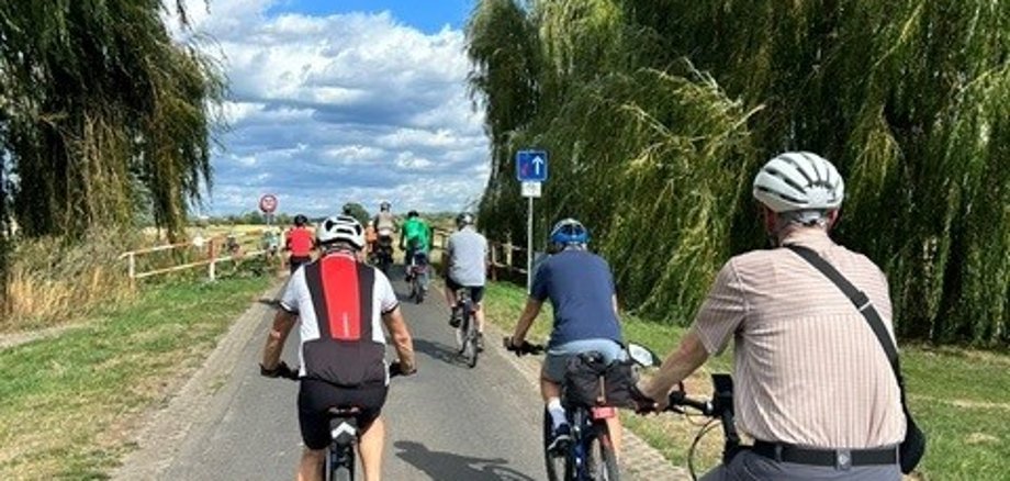 Fahrt 17. Archäologische radtour
