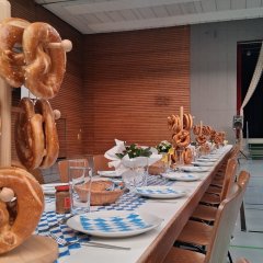 Gedeckte Tische (Seniorenoktoberfest 26)